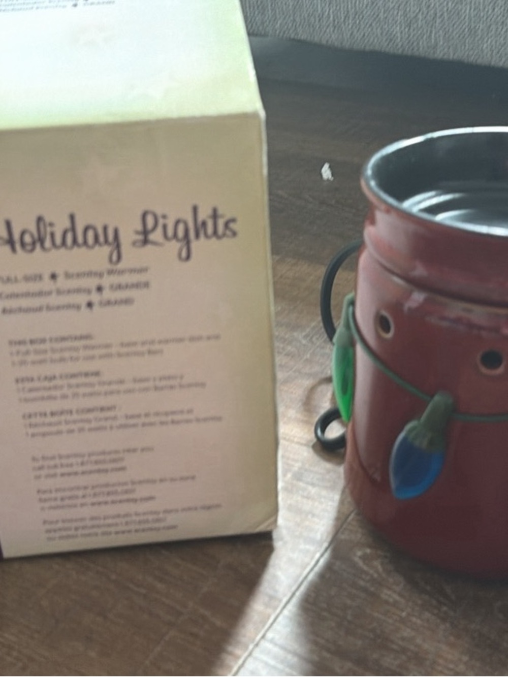 Scentsy Red Ceramic Warmer with Multicolor Light Bulb Motif - Picture 2 of 2